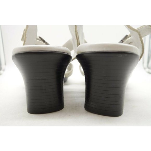 Munro Silver White Sandals Women's 10 M - Picture 11 of 11